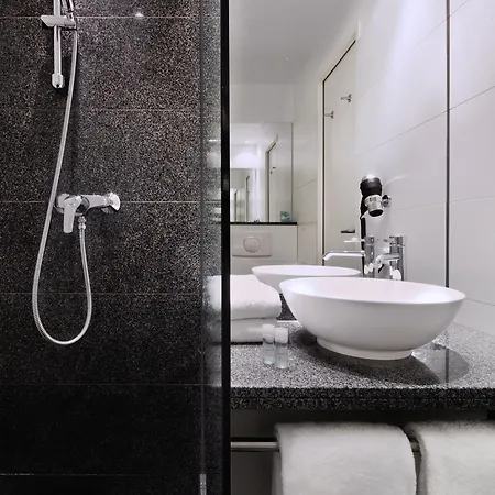 One Muenchen-east Side Hotel 3*